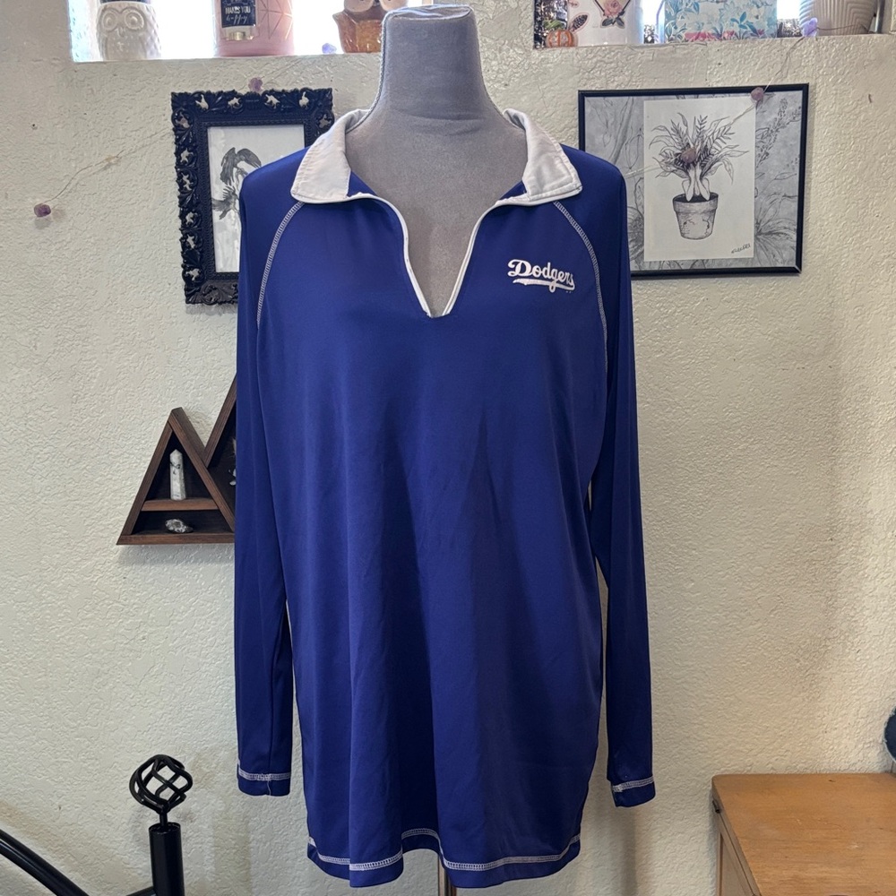 Dodgers long sleeve Majestic pullover with white collar - fan gear